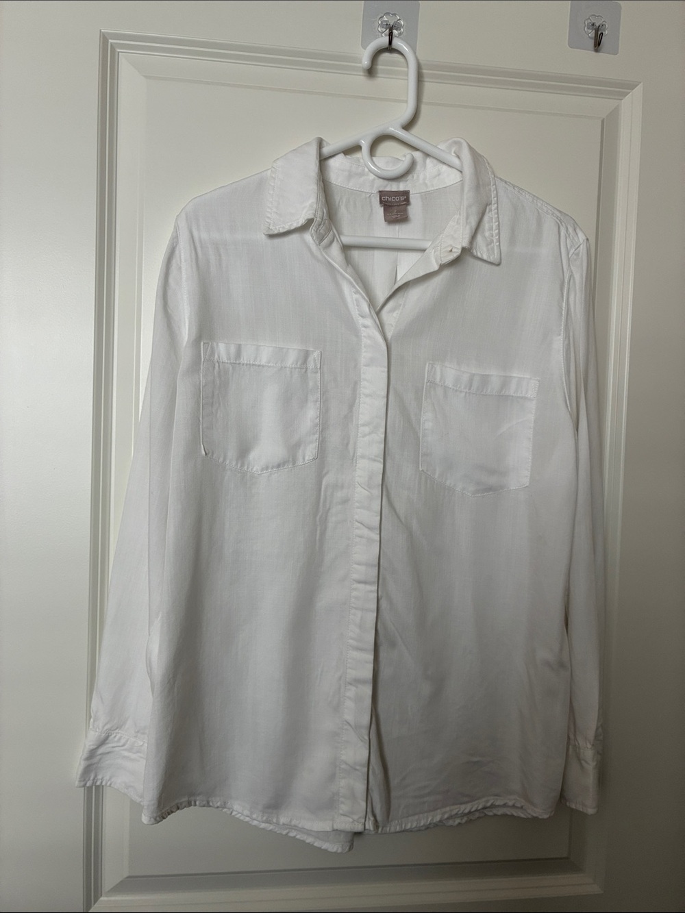 Chico's White Casual Button-Down Shirt Size 2